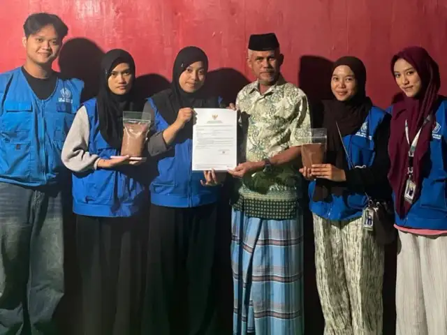 Dorong Legalitas Usaha Lokal, Mahasiswa Unismuh Posko 08 Dampingi Kelompok Tani Gula Semut Desa Libureng Urus NIB