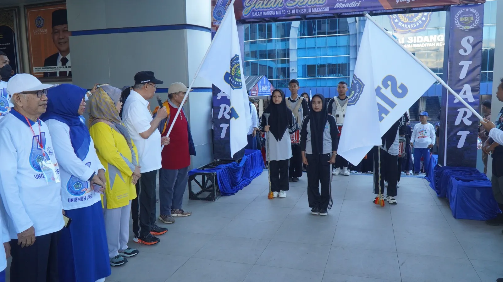 Ribuan Warga Makassar Semarakkan Jalan Sehat Milad ke-61 Unismuh