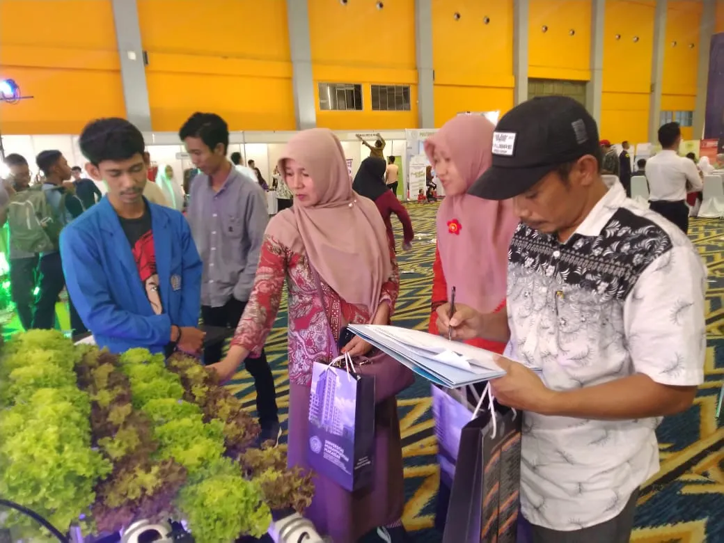 Hidropolik Karya Mahasiswa Diminati Pengunjung Pameran LLDIKTI