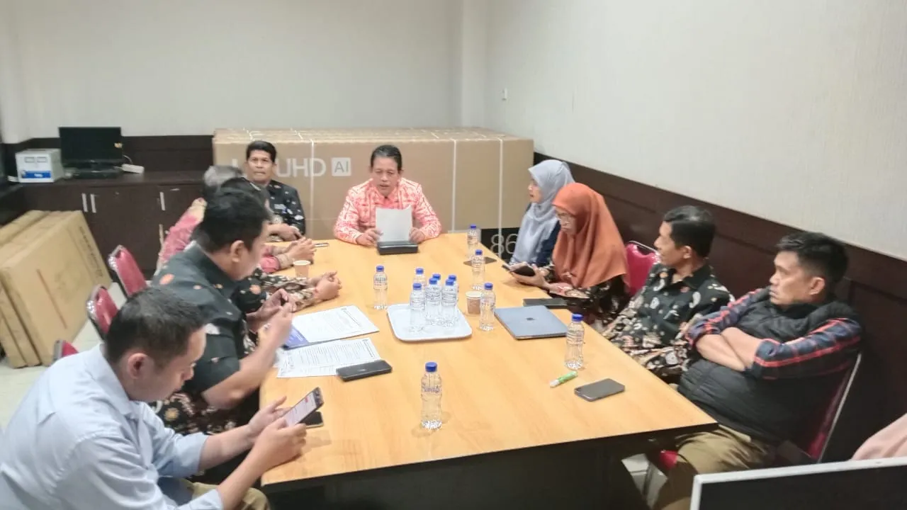 Unismuh Makassar Dukung Pembelajaran Digital dengan Hibah Smart TV