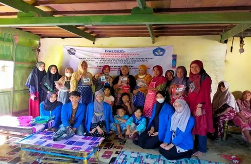 PKM di Pangkep, Tim Dosen Unismuh Gelar Pelatihan Pembuatan Ikan Bandeng Tanpa Duri