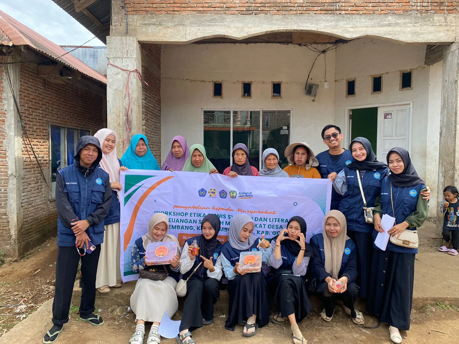 Mahasiswa dan Dosen FEB Unismuh Kolaborasi Wujudkan Tiga Proyek PKM di Tombolopao