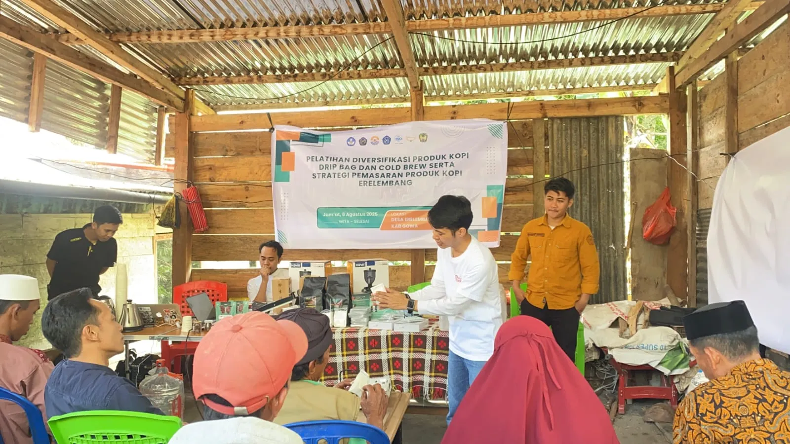 PKM BIMA Kemendiktisaintek Unismuh Makassar Latih KTH Rimba Lestari Produksi Kopi Cold Brew dan Drip Bag