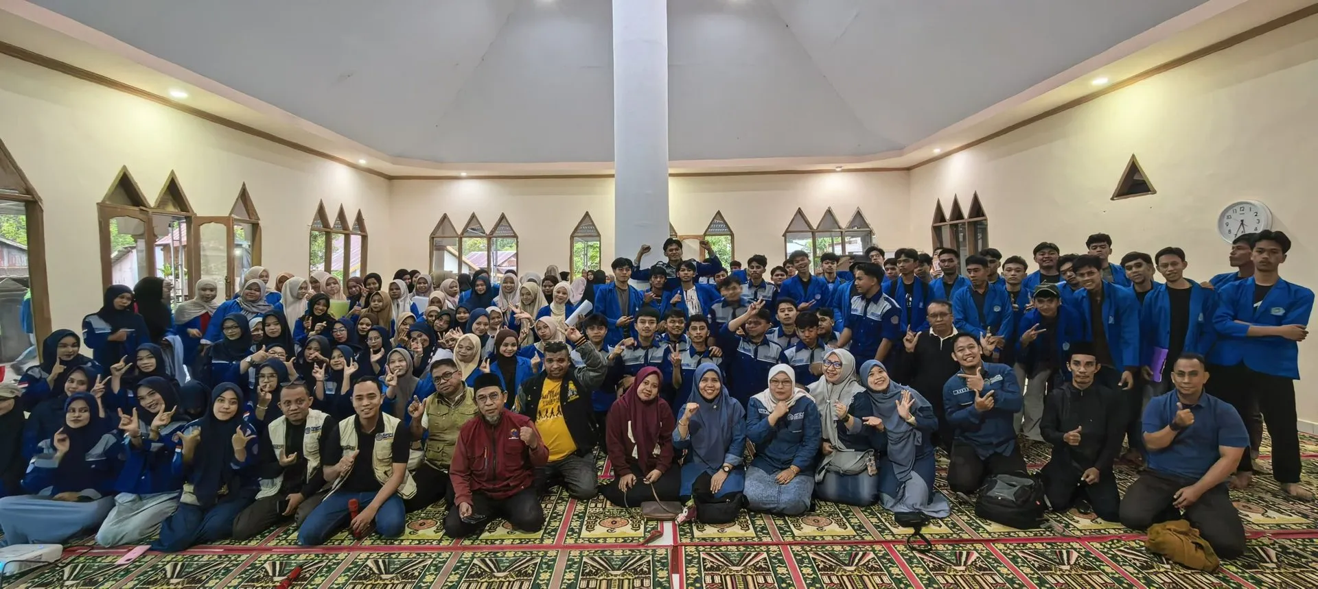 Dosen dan Mahasiswa Agribisnis Unismuh Gelar Praktik Lapang Terpadu di Desa Erelembang