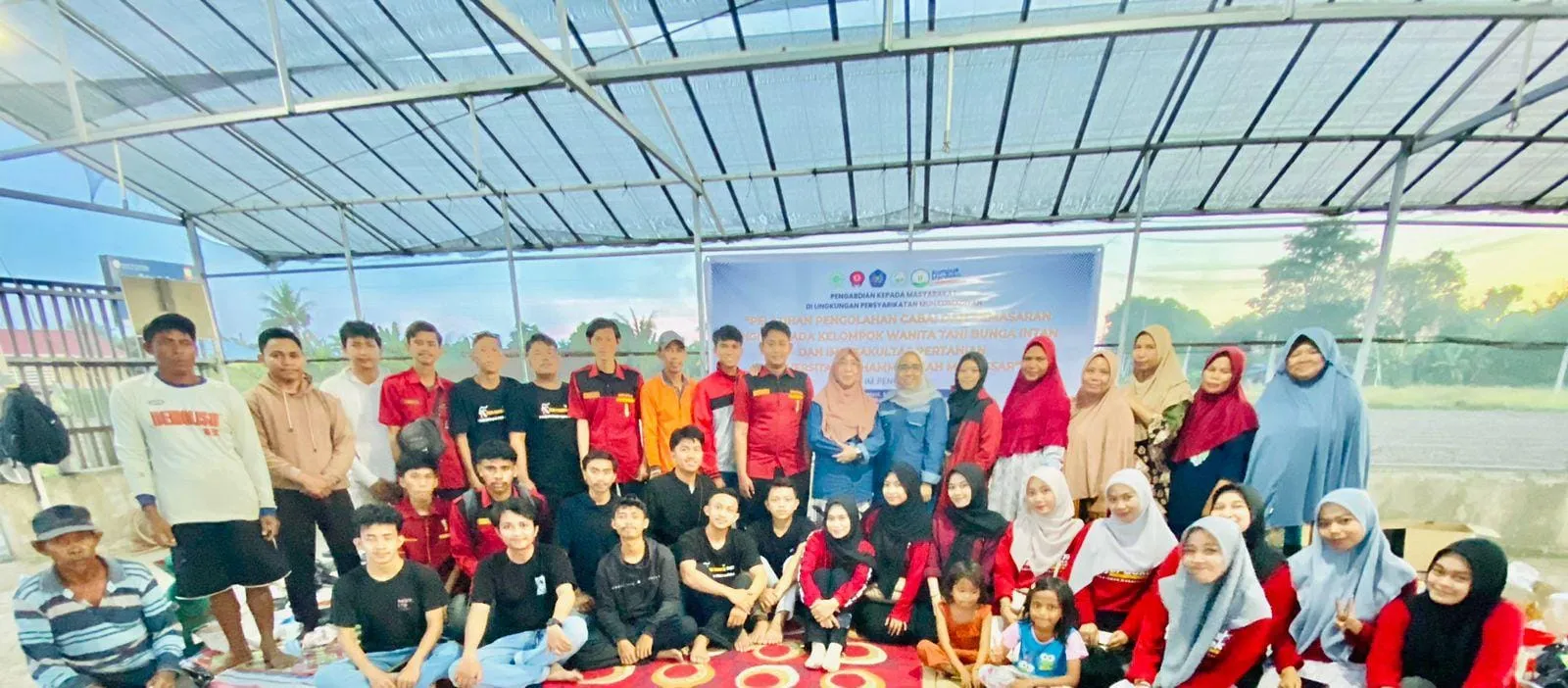 Tim RisetMu Unismuh Makassar Berbagi Ilmu Pengolahan Cabe kepada KWT Bunga Intan dan IMM Faperta