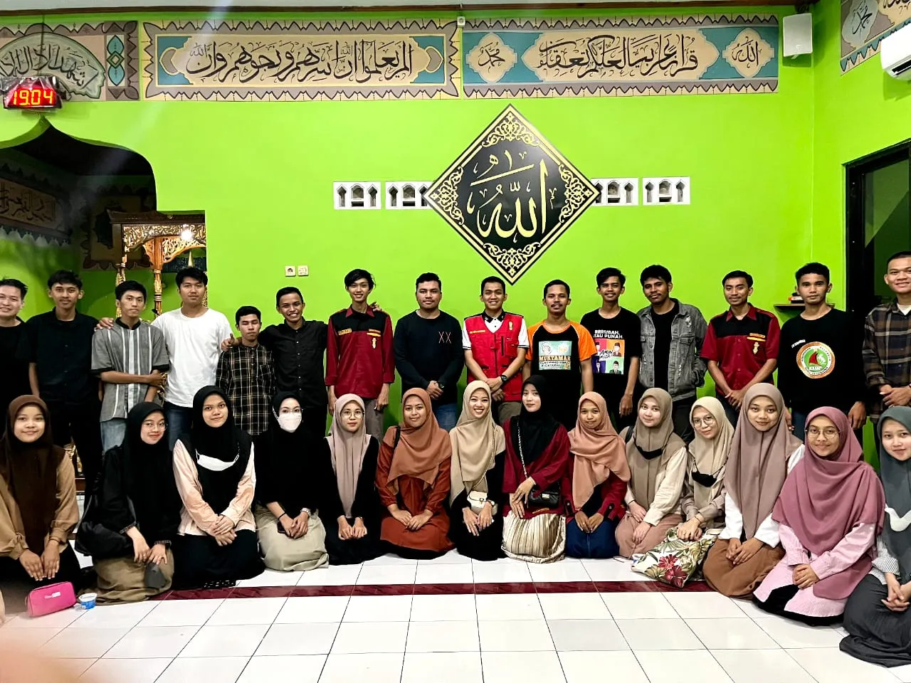 Peduli Lingkungan Hidup, Pikom IMM Faperta Unismuh dan Galesong Gelar Baksos di Desa Palalakkang