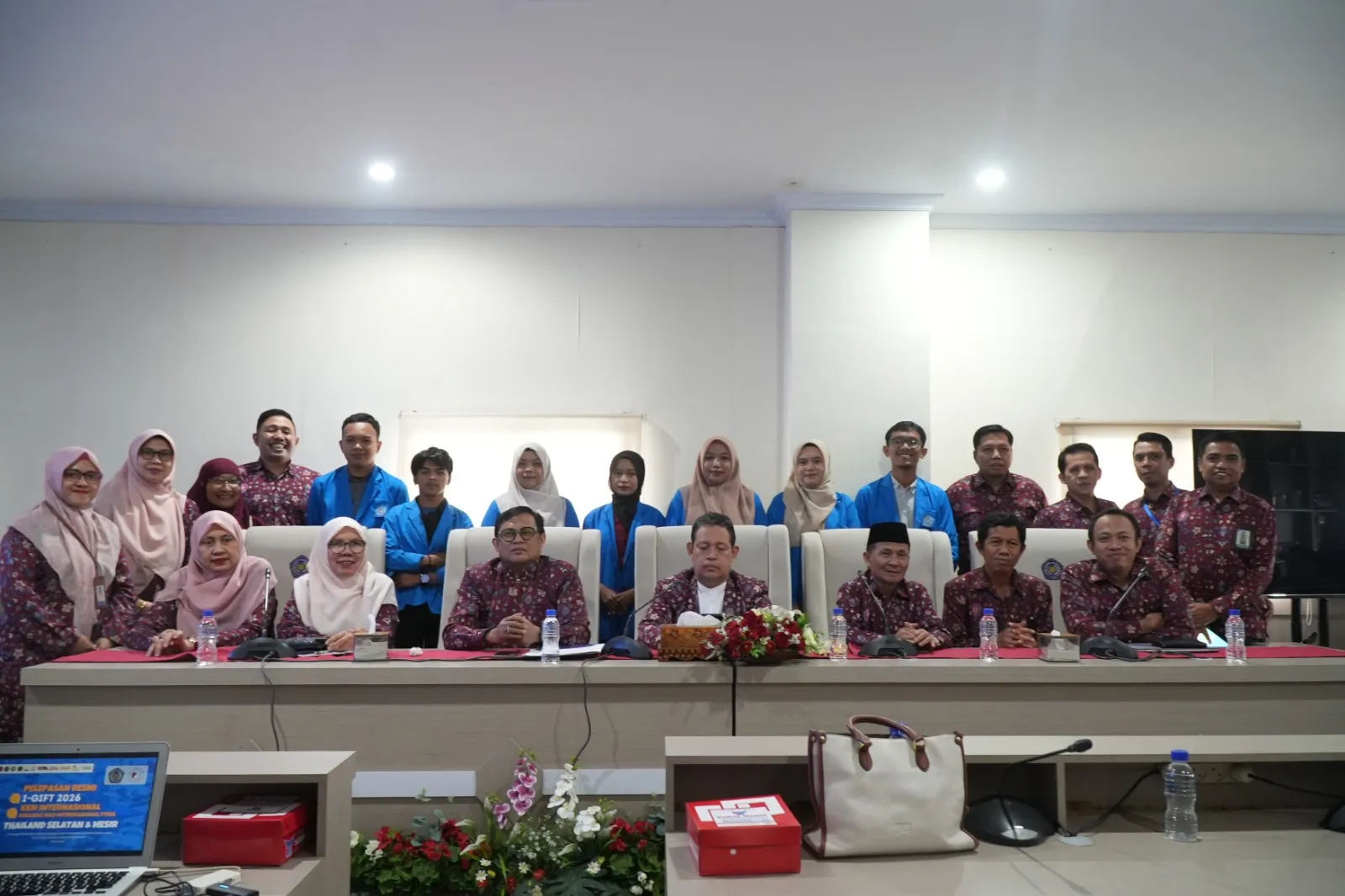 Unismuh Makassar Lepas Tujuh Mahasiswa KKN Internasional ke Thailand dan Mesir