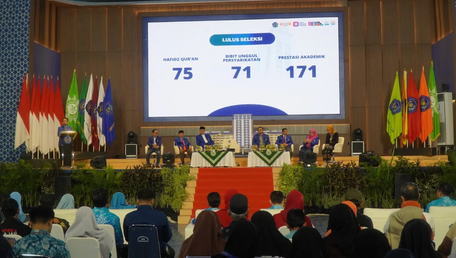 Luncurkan Penerimaan Maba 2026, Pimpinan Unismuh Paparkan Visi Internasionalisasi Kampus di Hadapan Empat Ribuan Siswa