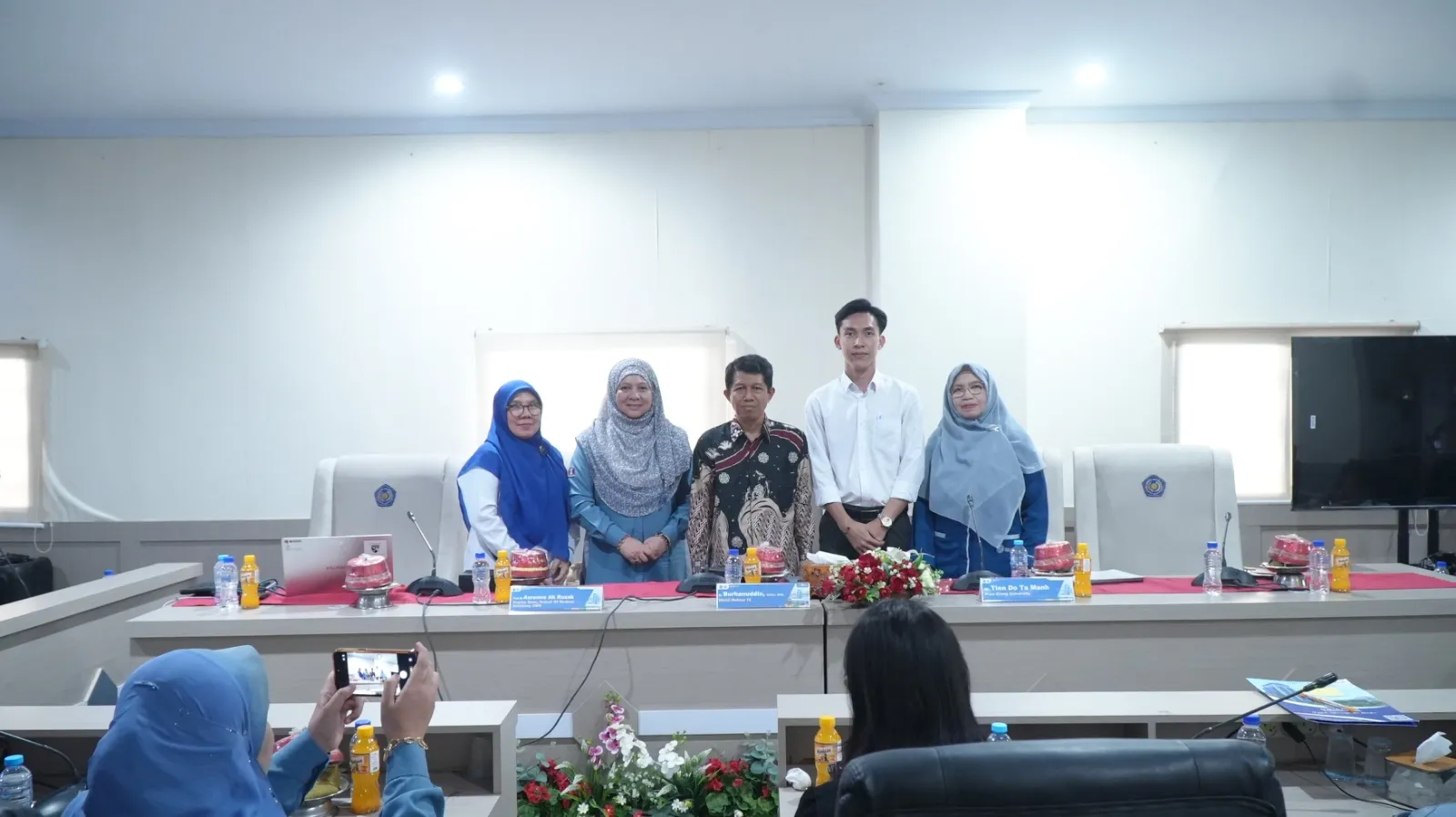 Unismuh Makassar Perluas Jejaring Global melalui Kuliah Tamu Malaysia dan Vietnam