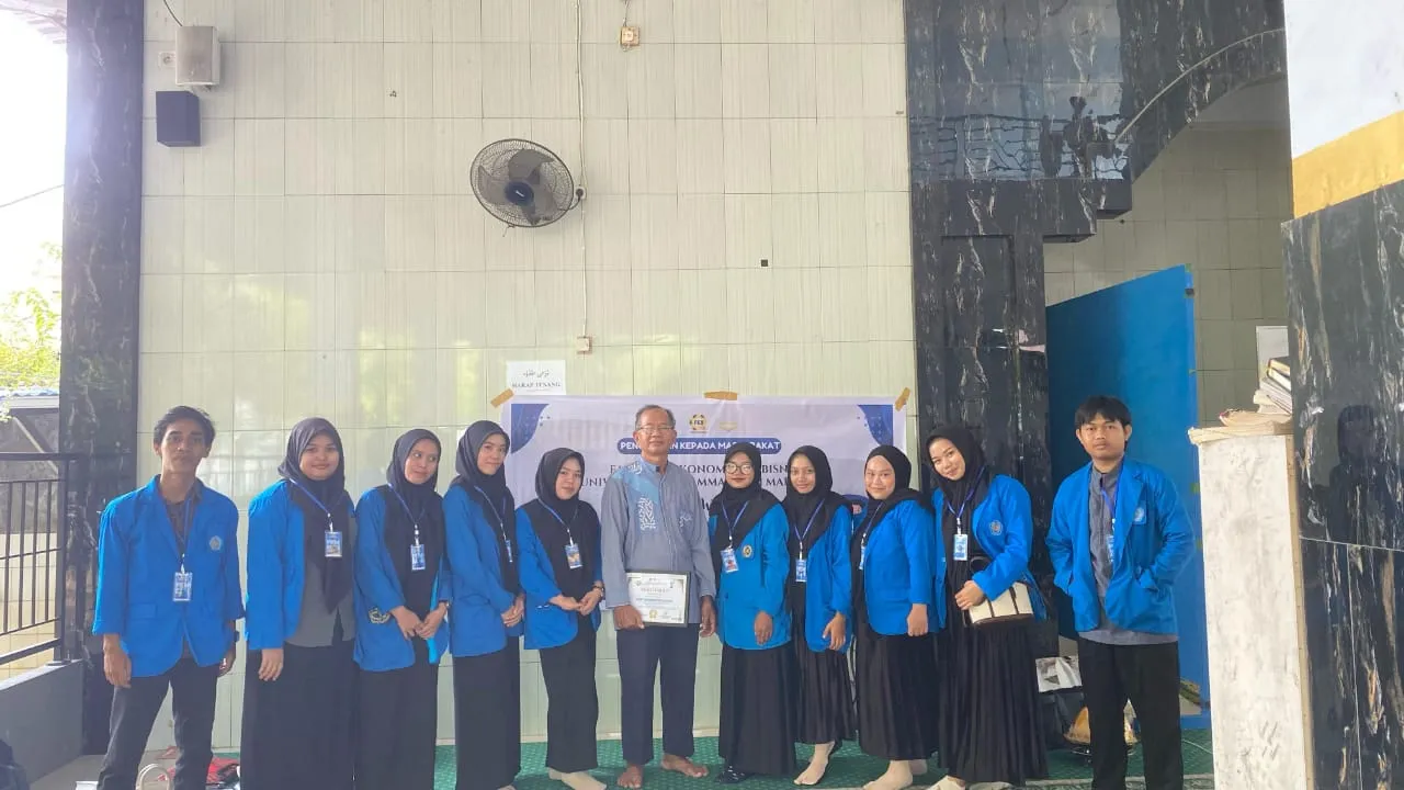 Mahasiswa FEB Unismuh Tanamkan Semangat Wirausaha Islami di Kalangan Pelajar SMP