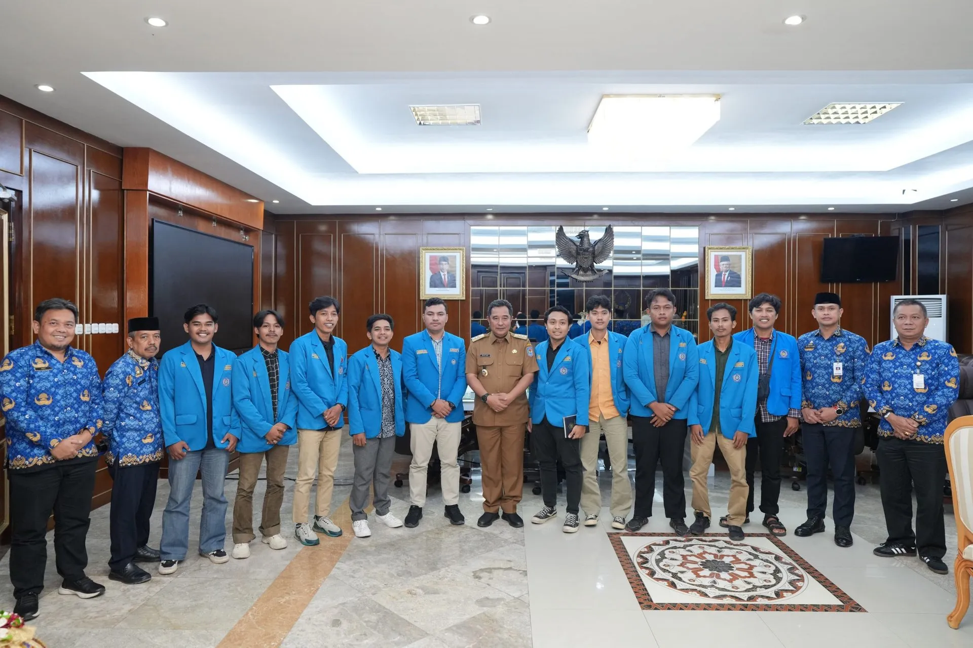 Terima Audiensi BEM Unismuh Makassar, Pj Gubernur Sulsel Harap Mahasiswa Ciptakan Lapangan Pekerjaan