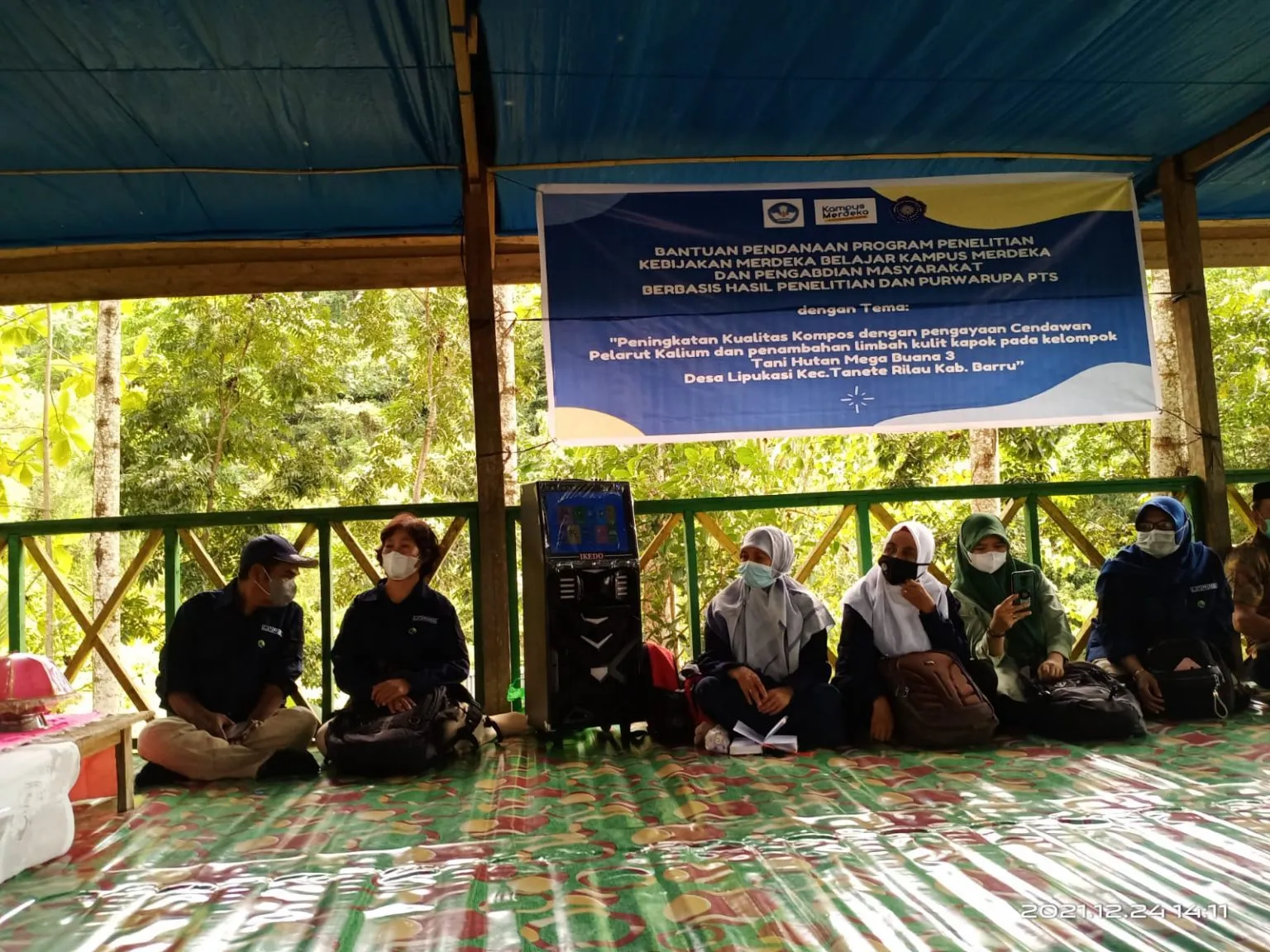Dosen Unismuh Latih Masyarakat Olah Sampah Organik Jadi Kompos